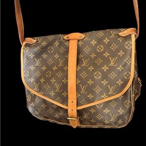 Louis Vuitton Saumur 35 monogram canvas and leather shoulder bag